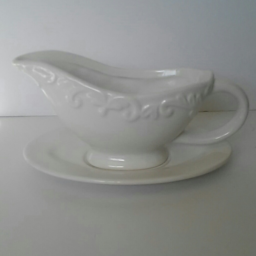 ROSCHER |  White Gravy Boat & Underplate